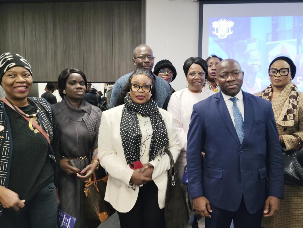Photo de Famille de la Diaspora et du DG Gaoussou KARAMOKO